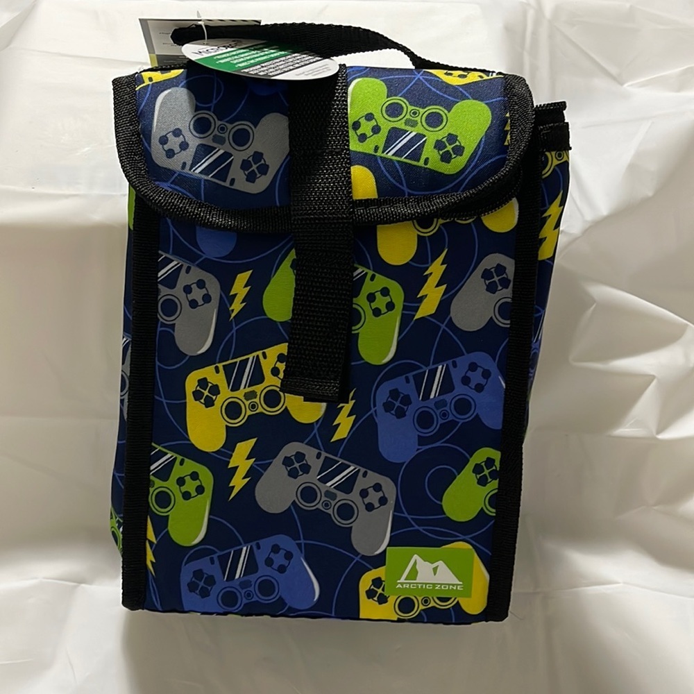 NWT Insulated Lunch Bag blue and green,abstract Fold Down Arctic Zone